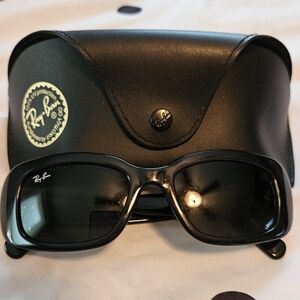 Ray-Ban Glossy Black Sunglasses with Case